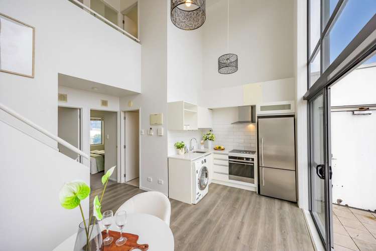 408/10 Flower Street Eden Terrace_1