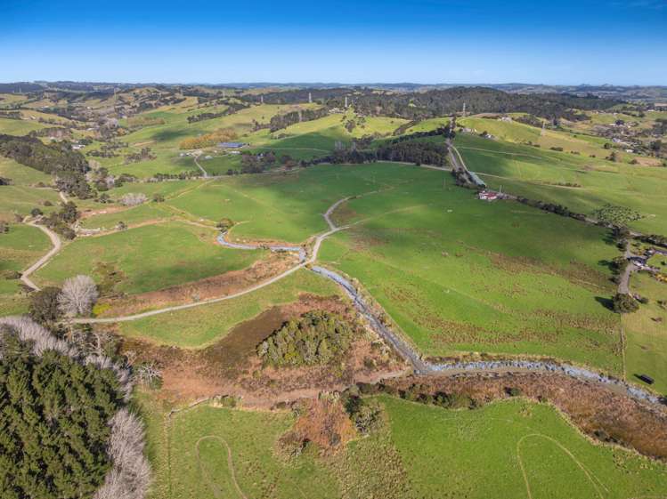 39 Inland Road Helensville_19