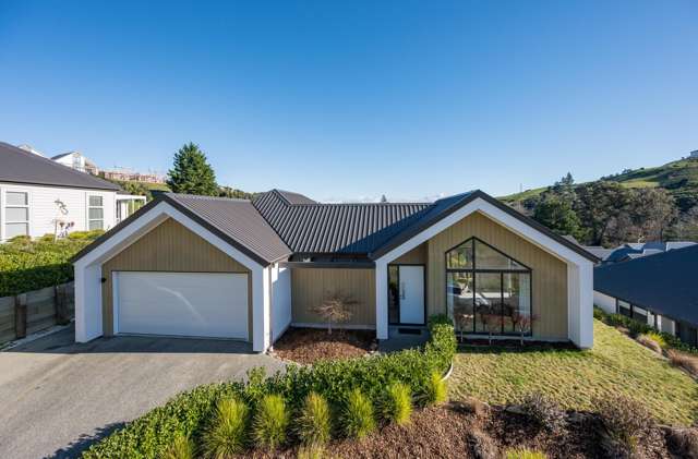 Rural & Sea Views, Great Storage & Boat Parking