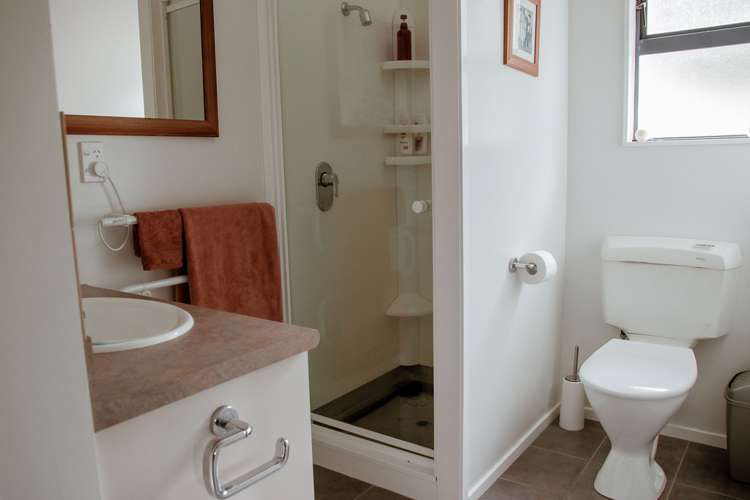 11b Solway Place Papakowhai_7