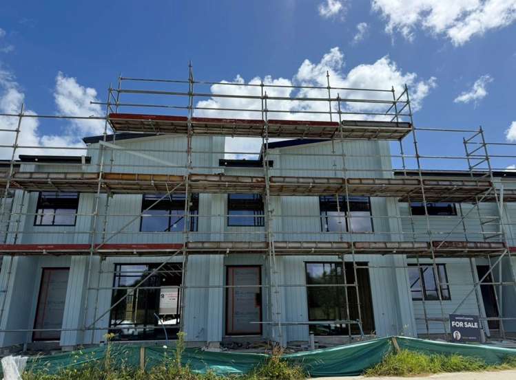 Unit 4, 91 Otuwairoa Esplanade Papakura_13