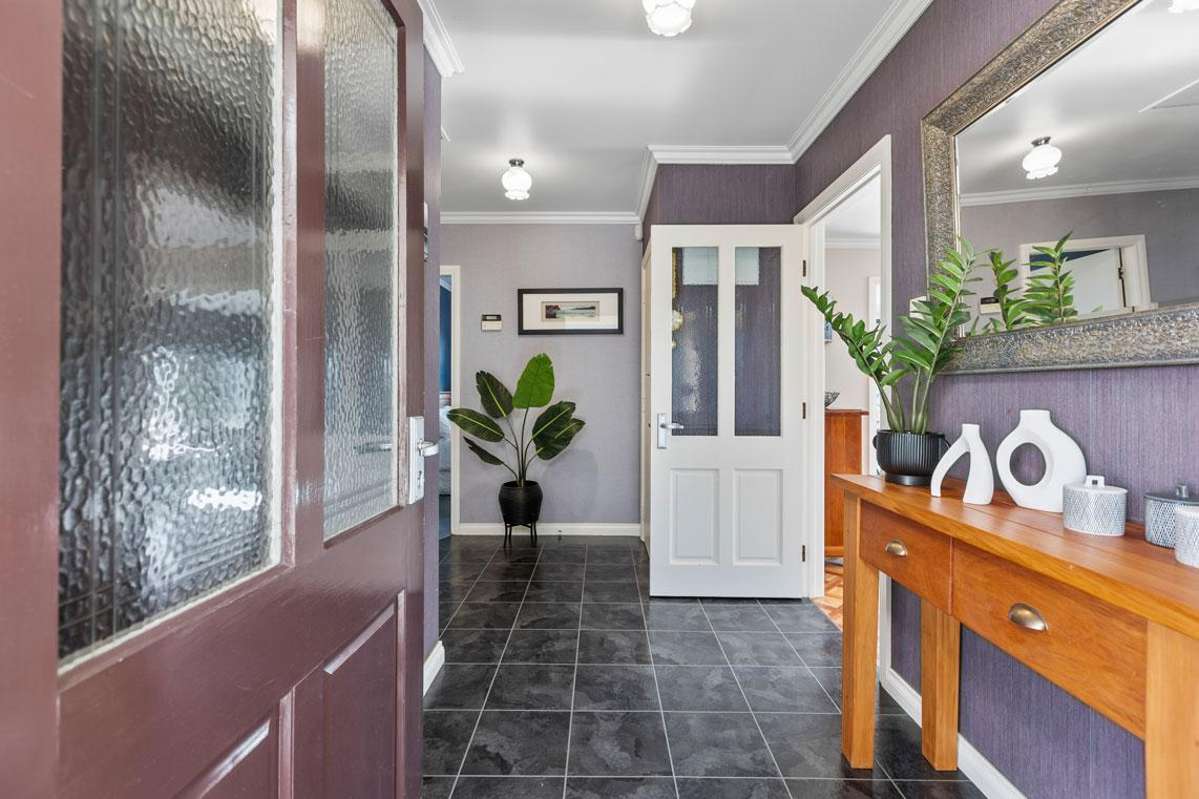 218 Henwood Road_1