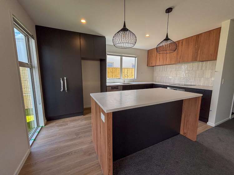 28 Estival Drive 11103_1