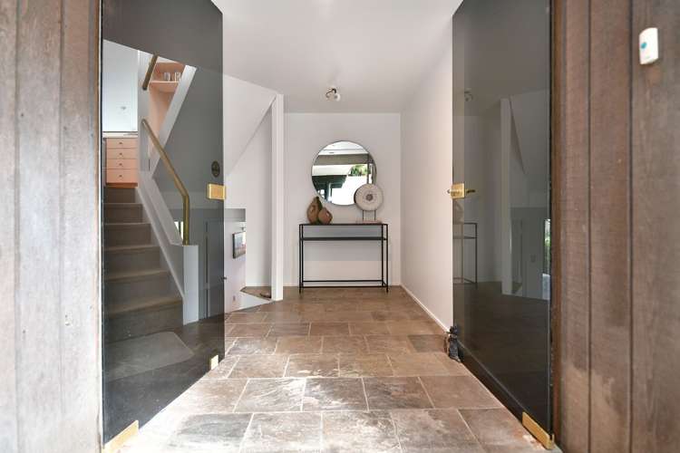 2/3 Beach Road Stanmore Bay_7