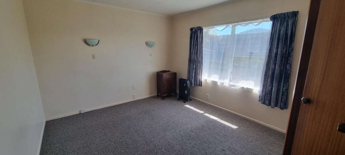 One Bedroom Unit 5