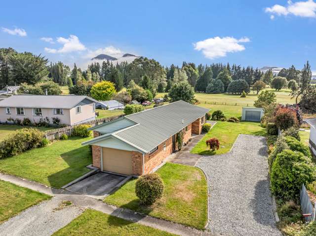 Brick, Sunshine and Golf Course Views