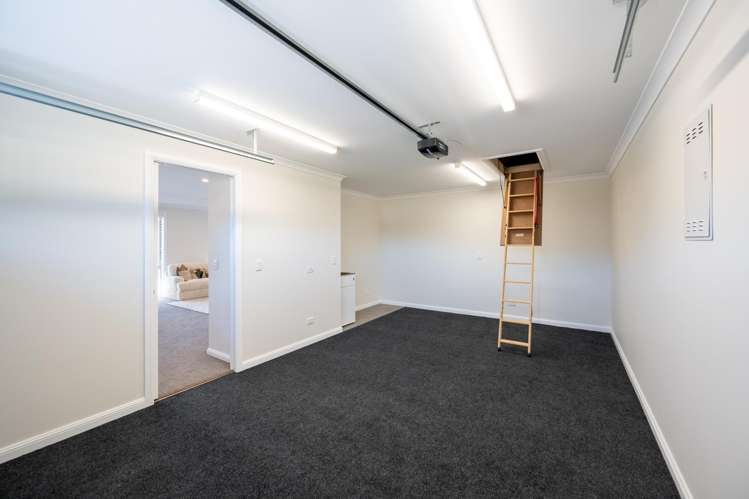 52 Read Crescent, LOMBARDY, Willowbrook Community Clive_14