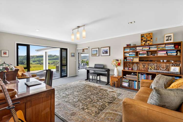 701 River Road Otane_23