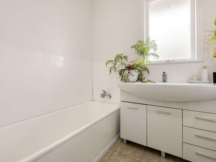 11 Forth Crescent Glenview_13