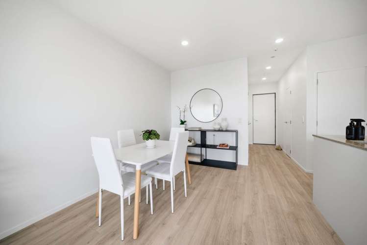 B 203/525 East Coast Road Browns Bay_5