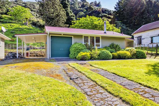 48A-B Whangamomona Road Whangamomona_4