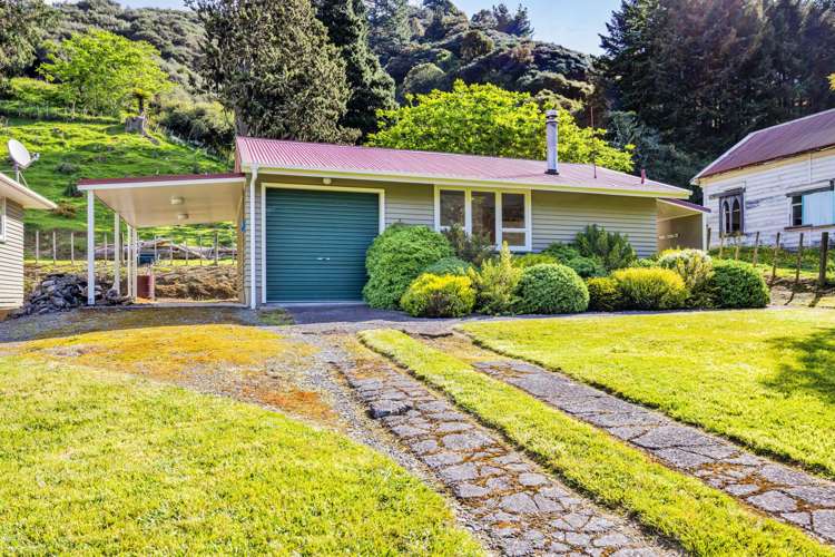 48A-B Whangamomona Road Whangamomona_4