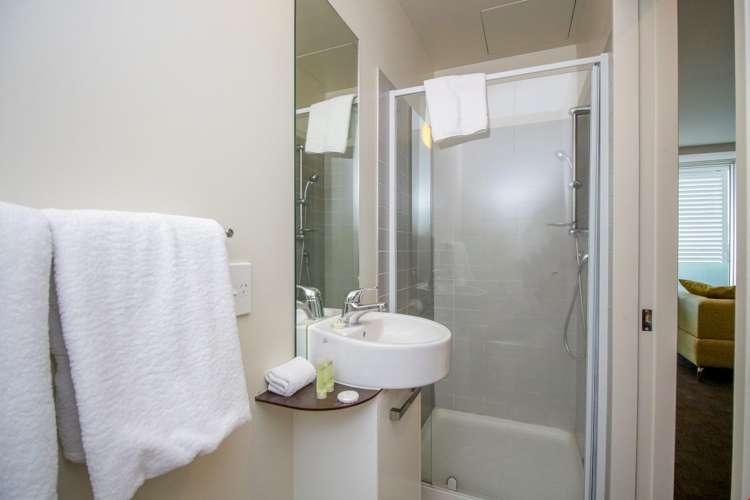 1002/10 Waterloo Quadrant Auckland Central_6