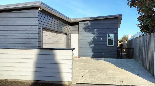 Modern house with Prime Location