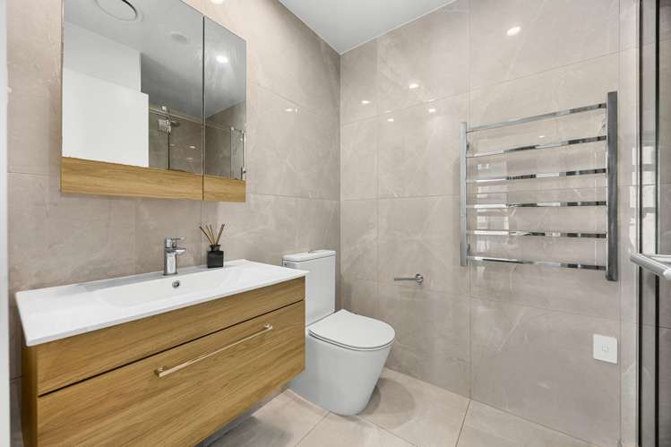 109&B11/9 Madeira Lane Grafton_10