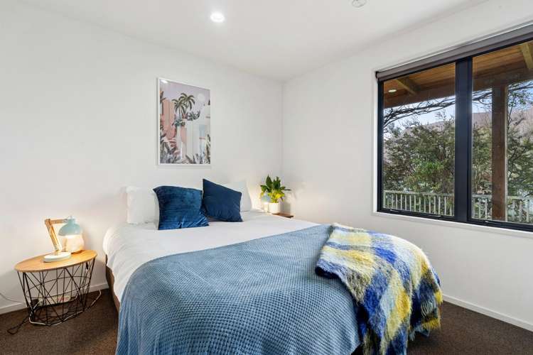 33 Arawata Terrace Fernhill/Sunshine Bay_10
