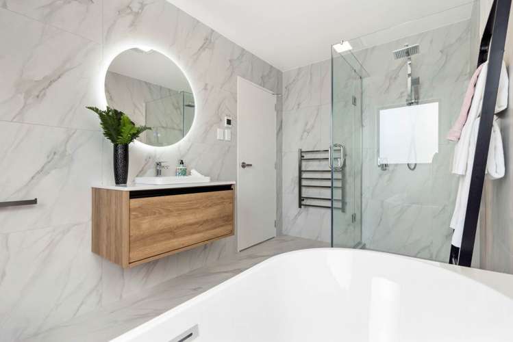 15 Bronzewater Drive Silverdale_12