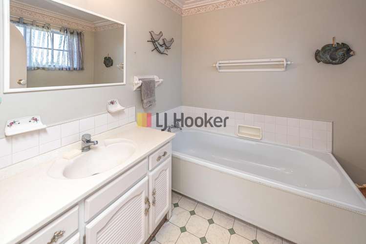 1a Peakes Road Saint Johns Hill_15