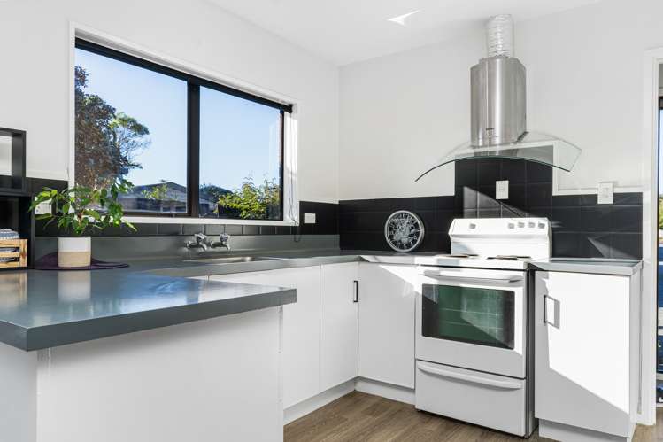 2/19 Raupo Street Bromley_8