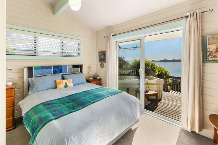 11 Russell Heights Russell_8