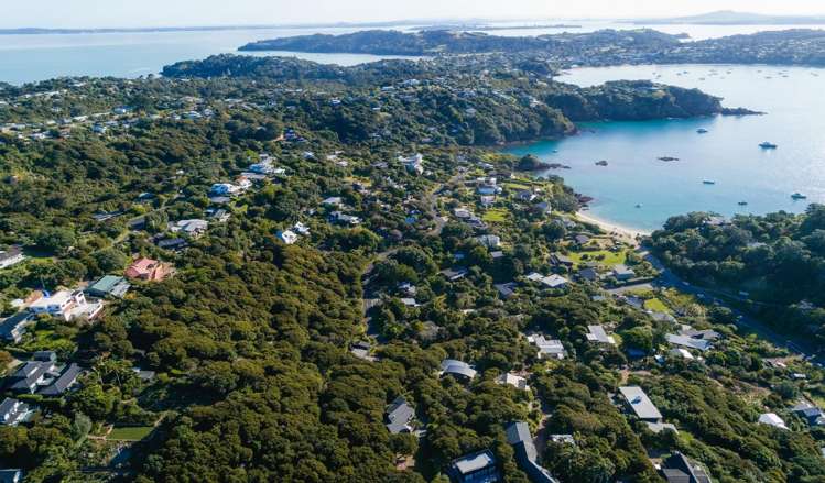 71-73 Coromandel Road Oneroa_11