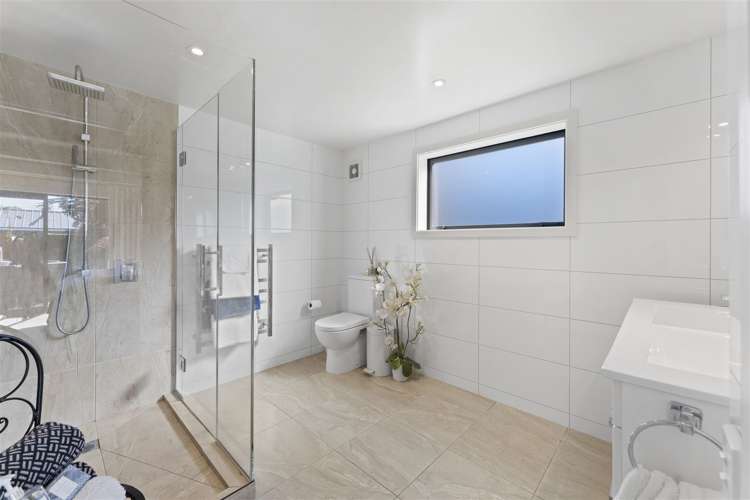 24 Poynder Avenue Merivale_10