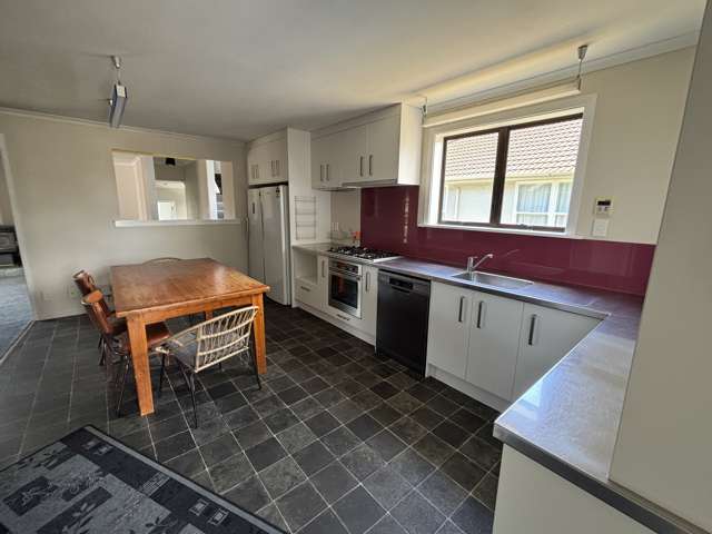 5 Bedroom Home . Room for the extended family