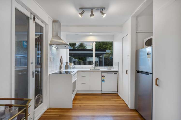 2/44a Waiohua Road Greenlane_8