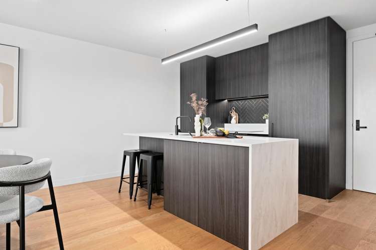 302/220 Tristram Street_3