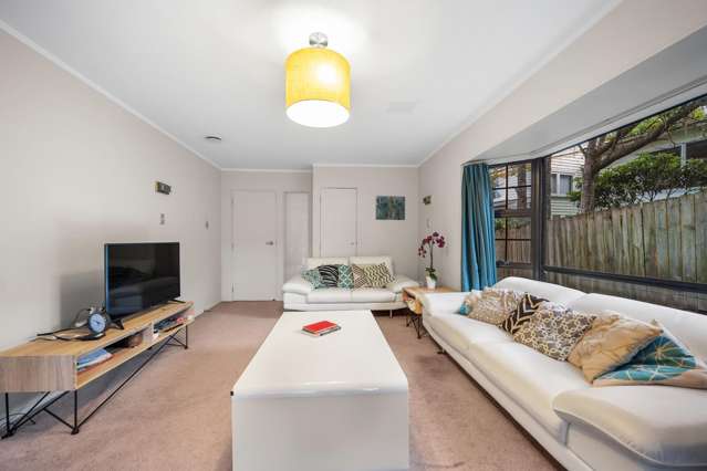 2/97 Matipo Road Mairangi Bay_4