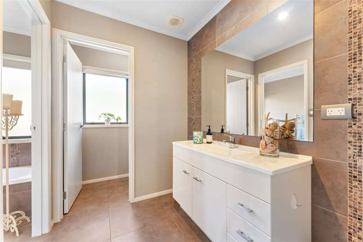 17 Gavinike Place Waimauku_11