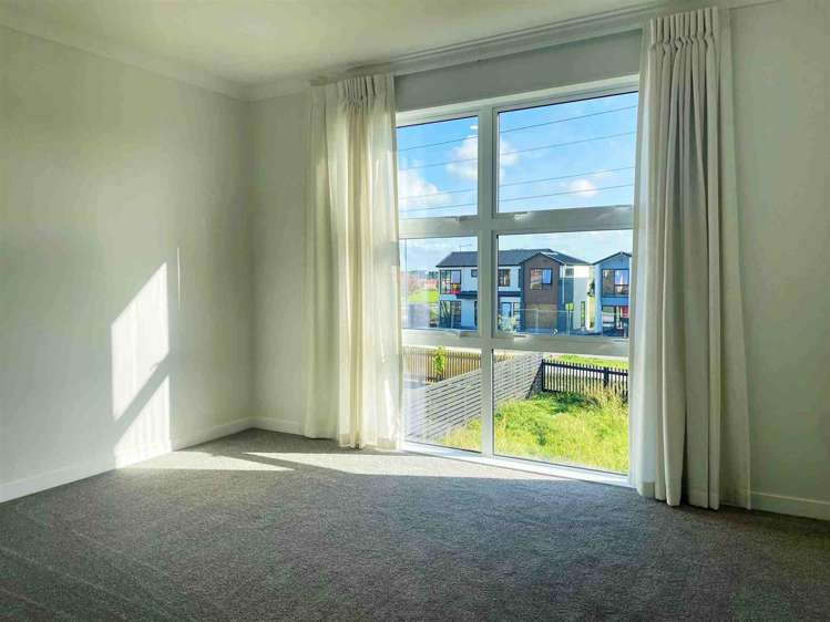 2 Longview Oak Lane Papakura_8