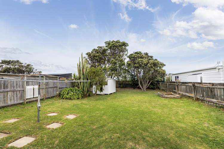 94 Endeavour Street Lyall Bay_11