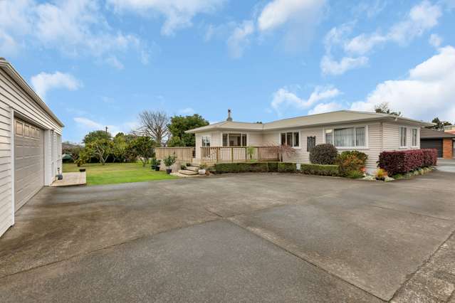 Lovely Maunu family home and consented sleepout