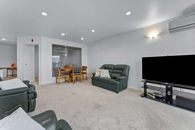 4E/175 Hurstmere Road Takapuna_12