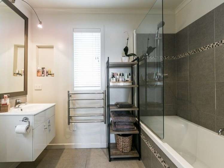 15 Old Ferry Road Clive_6