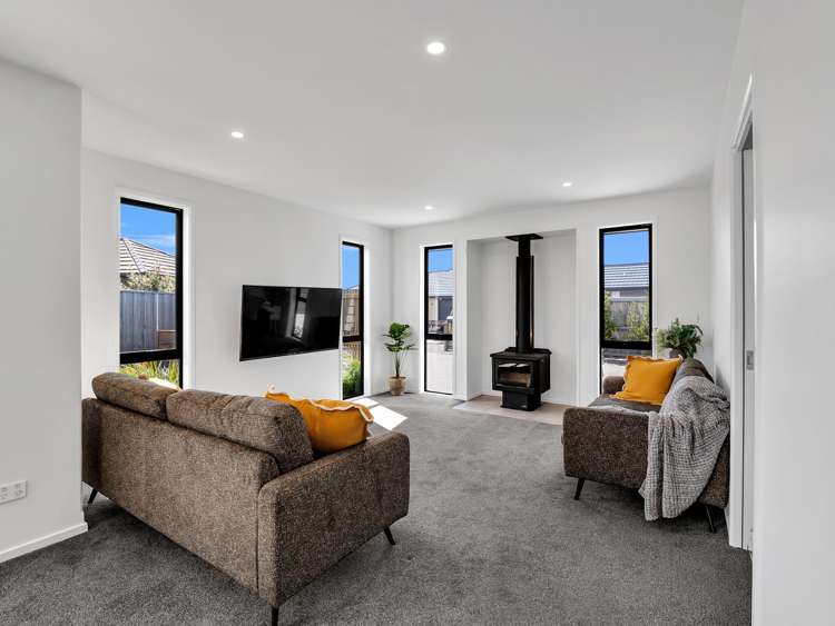 98 Sunline Avenue Lincoln_6