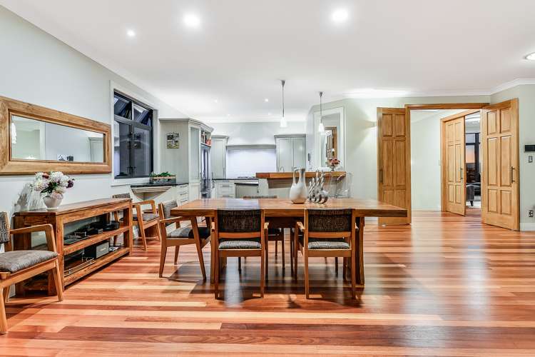 145 Lake Crescent Hamilton Lake_19