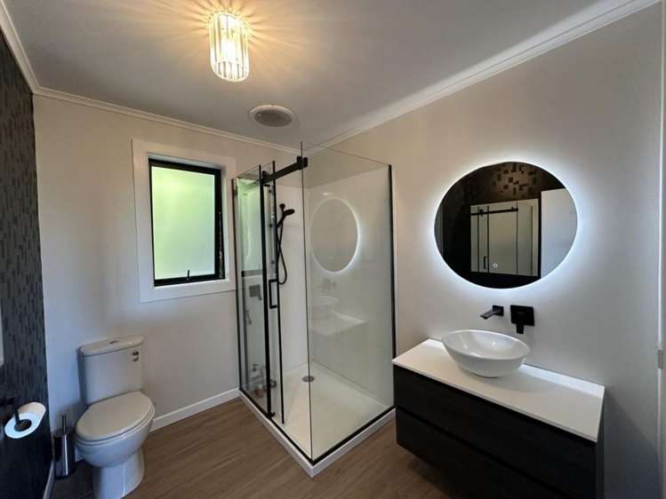 8 Thomson Street Green Island_12