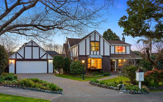 Tudor in River Glade | Waikanae Garden Area