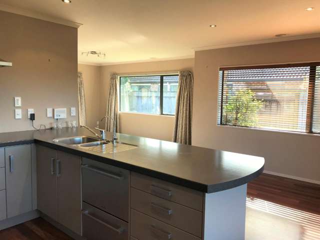 6 Daniel Crescent 11373_4