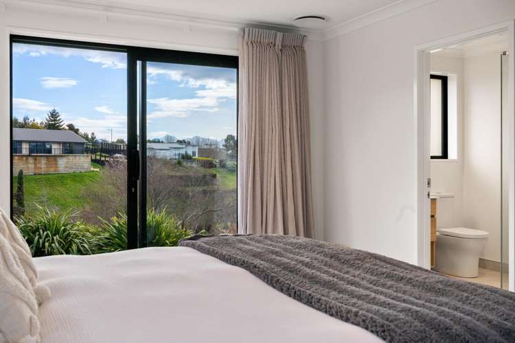 19 Golf View Close Fairhall_25