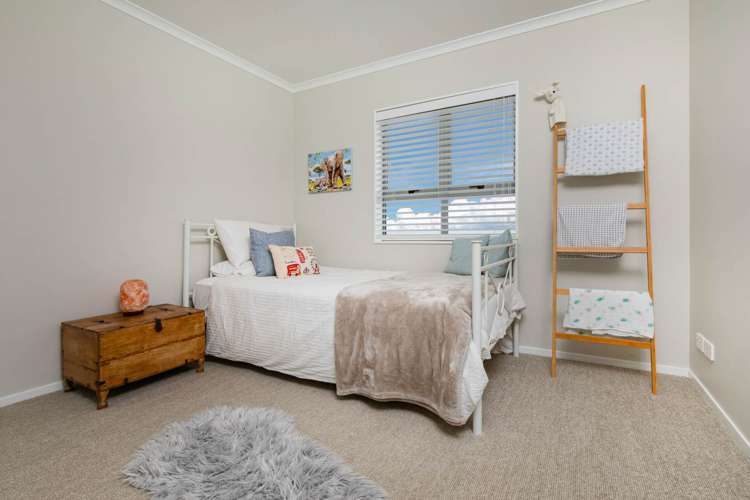 39 Mackay Drive Greenhithe_16