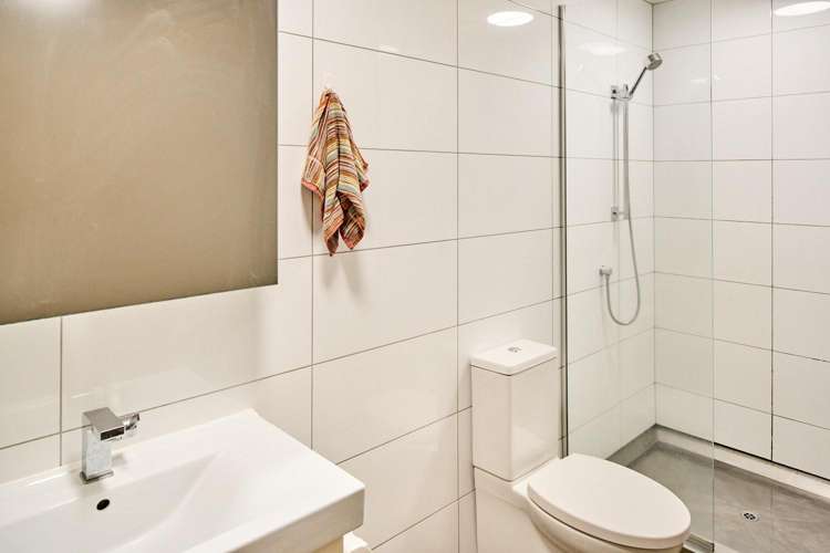 W405/405A 28 Torrens Terrace Mount Cook_13