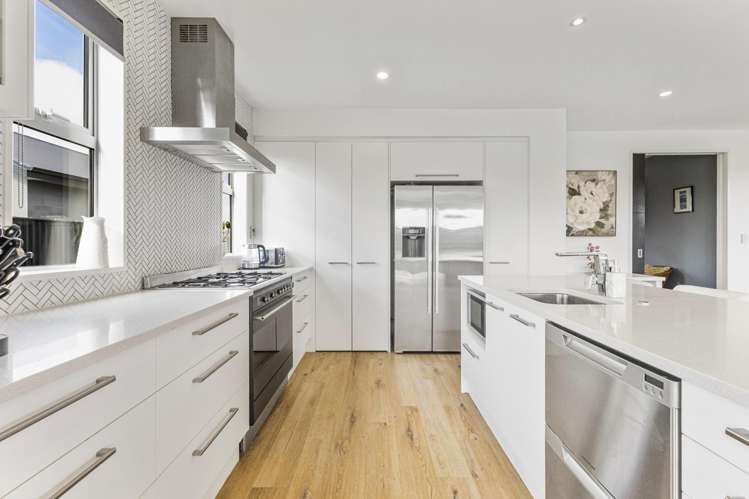 21 Torbay Avenue Lake Hood_2