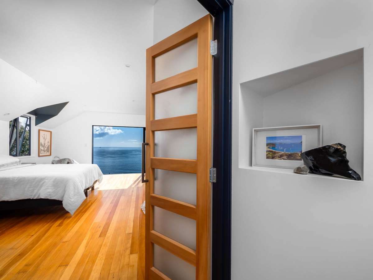 205 Motuarohia Island_5