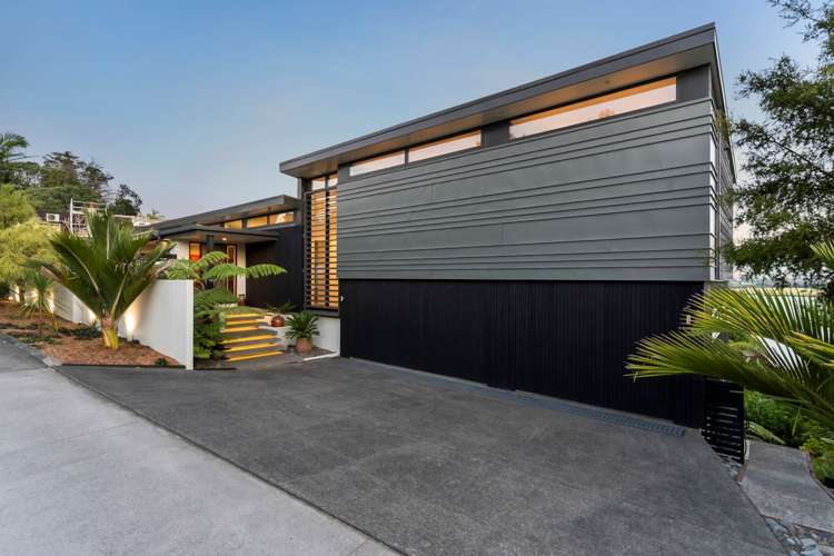 8 Saran Place Hillsborough_25