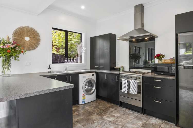 140 Forfar Street Clyde Hill_13