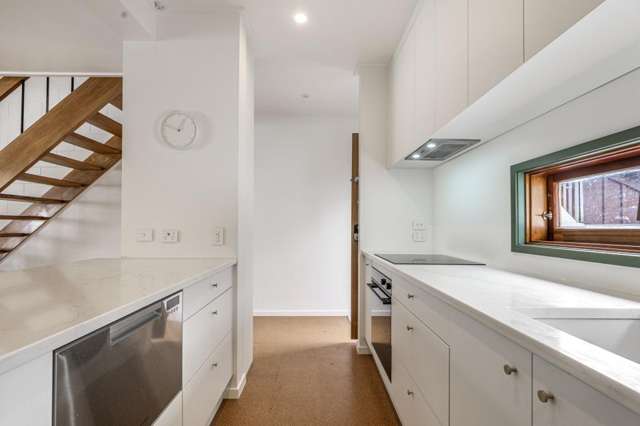 2/14 Fowlds Avenue 1781_4