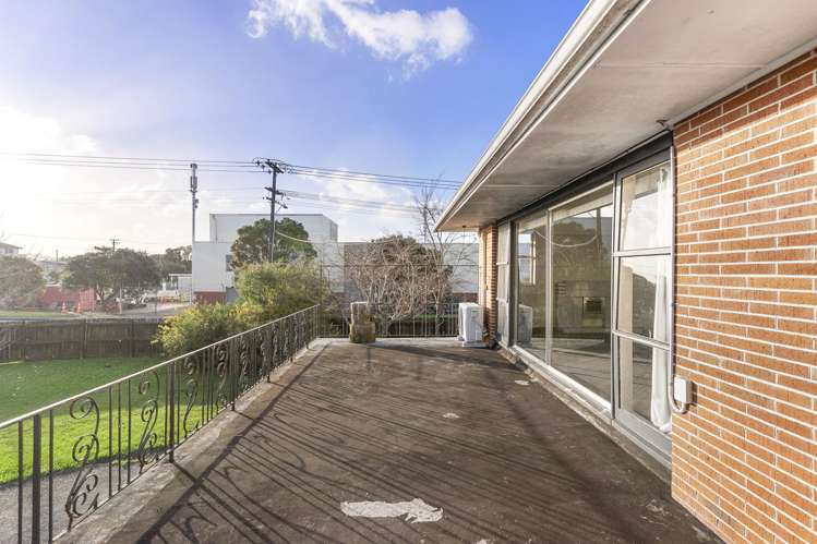 739 Te Atatu Road Te Atatu Peninsula_18